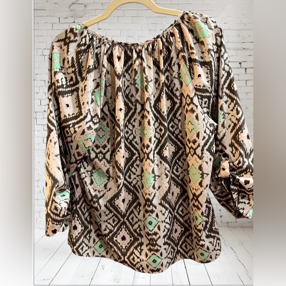 BKE Buckle Multicolor Patterned Blouse - EUC • Large - Picture 2 of 6